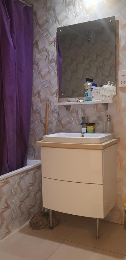 Jadwin Beautiful Room Share Toilet 2 People Londra Exterior foto
